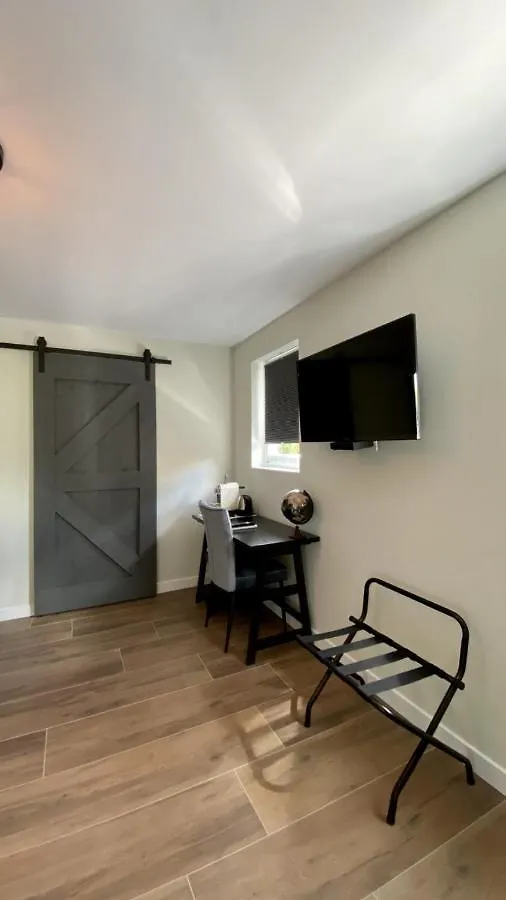 B&B In Het Slot Veldhoven Bed & Breakfast
